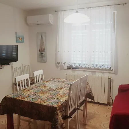 Appartement Dino B6 *